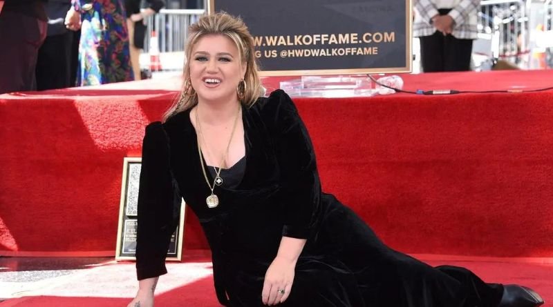 Kelly Clarkson Is ‘Open to Dating in the Future’ After Brandon Blackstock Divorce ‘Did a Number on Her’: She’s ‘Ready to Have Some Fun’